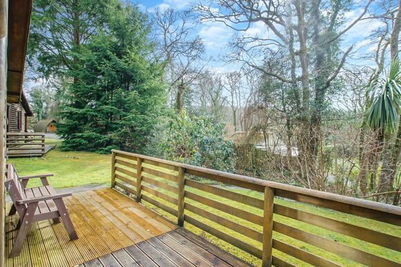 Larches Lodge - Ruthern Valley Holidays, Ruthernbridge, Nr Bodmin