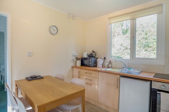 Larches Lodge - Ruthern Valley Holidays, Ruthernbridge, Nr Bodmin