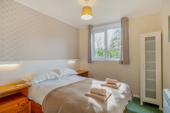 Larches Lodge - Ruthern Valley Holidays, Ruthernbridge, Nr Bodmin