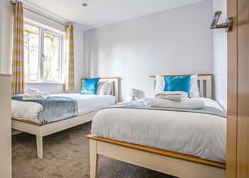 Exclusive 8 Berth Lodge with Hot Tub - Sandy Balls Holiday Village, Godshill, Fordingbridge