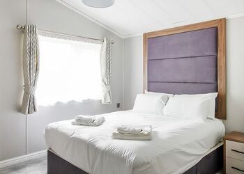 Exclusive 10 Berth Lodge (8+2) Elec Point - Sandy Balls Holiday Village, Godshill, Fordingbridge