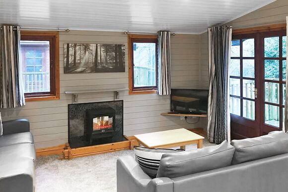 4 Berth Comfort Wooden Lodge Pet - Sandy Balls Holiday Village, Godshill, Fordingbridge