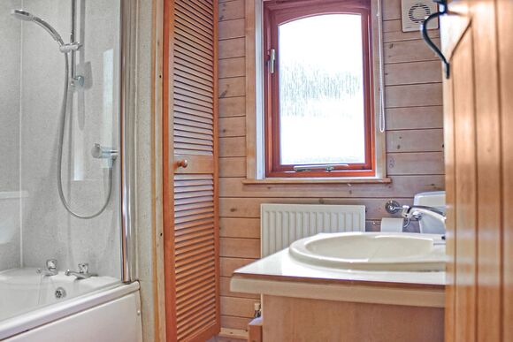 4 Berth Comfort Wooden Lodge Pet - Sandy Balls Holiday Village, Godshill, Fordingbridge