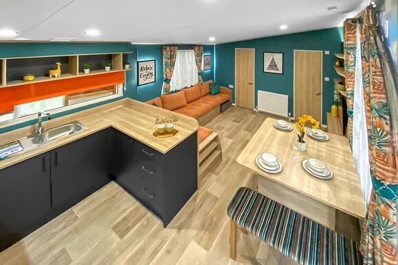 Exclusive Burst of Blue 7 Berth - Sandy Balls Holiday Village, Godshill, Fordingbridge