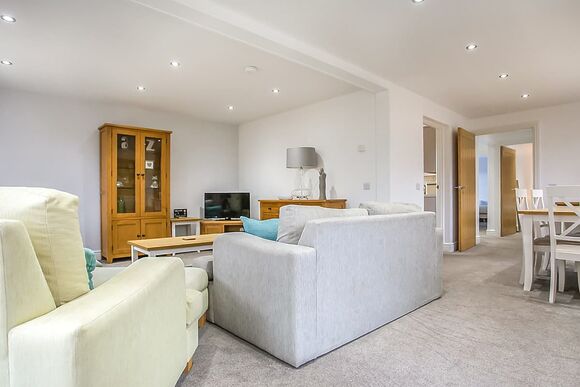 Exclusive 8 Berth Lodge with Hot Tub - Sandy Balls Holiday Village, Godshill, Fordingbridge