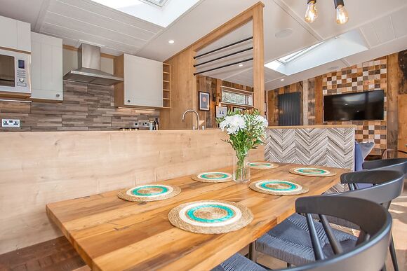 Exclusive Knightwood Hot Tub 8 Elec Point Pet - Sandy Balls Holiday Village, Godshill, Fordingbridge