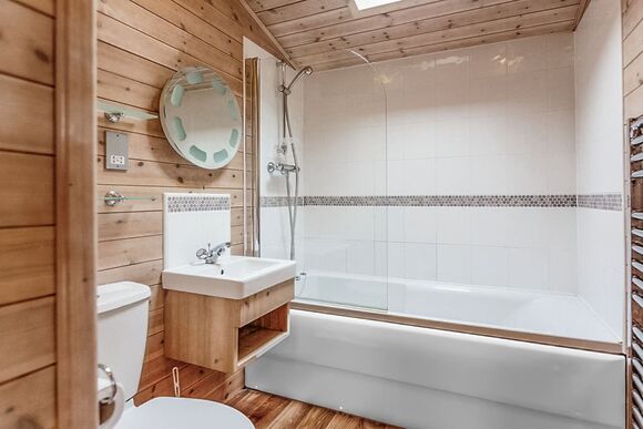 6 Berth Comfort Lodge 3 Bed - Sandy Balls Holiday Village, Godshill, Fordingbridge