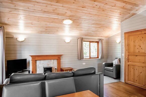 6 Berth Comfort Lodge Accessible Pet - Sandy Balls Holiday Village, Godshill, Fordingbridge