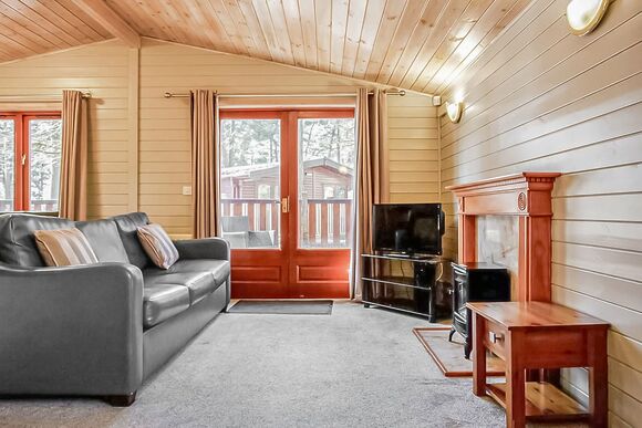 6 Berth Comfort Lodge Accessible Pet - Sandy Balls Holiday Village, Godshill, Fordingbridge