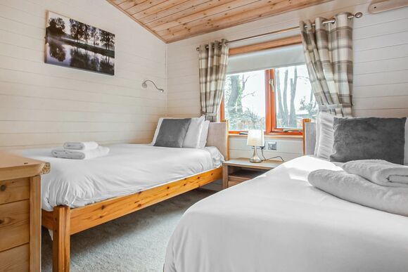 6 Berth Luxury Wooden 3 bed Lodge - Sandy Balls Holiday Village, Godshill, Fordingbridge