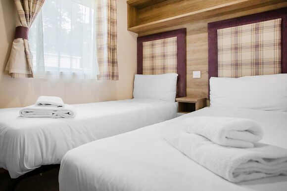 Exclusive 6 Berth Caravan 3 Bed - Sandy Balls Holiday Village, Godshill, Fordingbridge