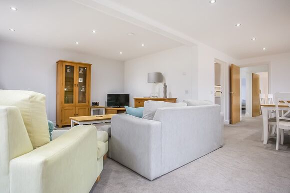 Exclusive 8 Berth Lodge with Hot Tub - Sandy Balls Holiday Village, Godshill, Fordingbridge