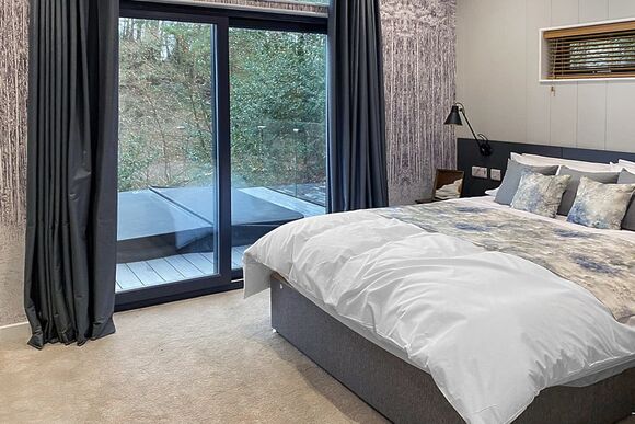 Forest Deer Lodge 6 Berth 3 Bed With Hot Tub - Sandy Balls Holiday Village, Godshill, Fordingbridge