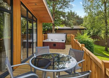 Kedleston Elite Vogue 2 Spa (Pet) - Sandybrook Lodges, Ashbourne