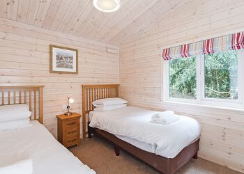 Tissington Classic Vogue 4 Spa (Pet) - Sandybrook Lodges, Ashbourne