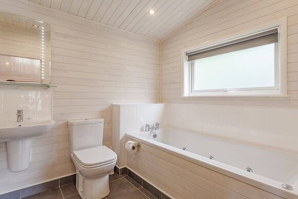 Kedleston Elite Vogue 1 Spa (Pet) - Sandybrook Lodges, Ashbourne