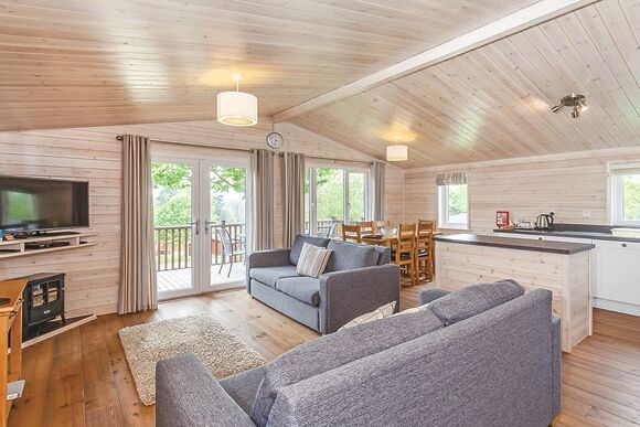 Tissington Classic Vogue 3 Spa (Pet) - Sandybrook Lodges, Ashbourne