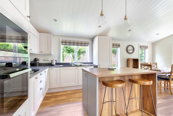 Willow 3 Spa (Pet) - Sandybrook Lodges, Ashbourne