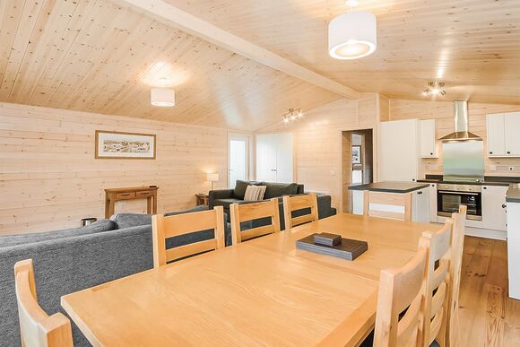 Tissington Classic Vogue 4 Spa (Pet) - Sandybrook Lodges, Ashbourne
