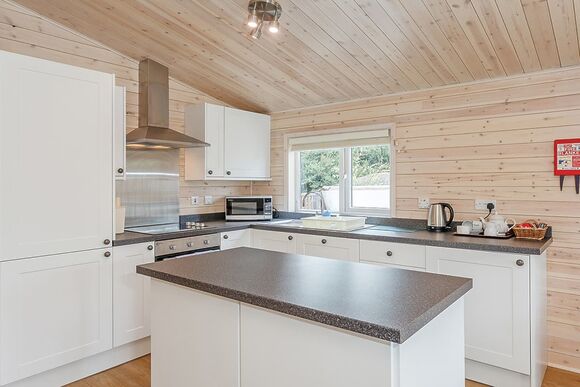 Tissington Classic Vogue 4 Spa (Pet) - Sandybrook Lodges, Ashbourne