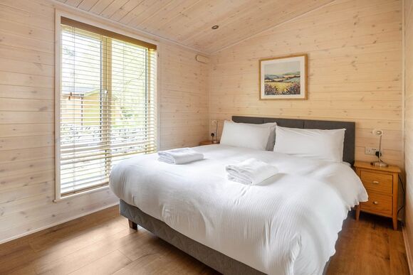 Kedleston Elite Vogue 2 (Pet)(S) - Sandybrook Lodges, Ashbourne