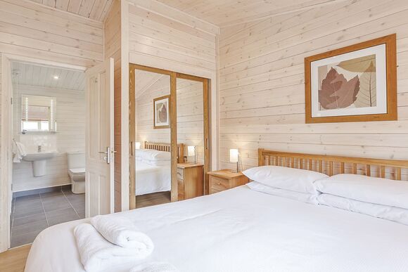 Kedleston Elite Vogue 1 Spa Pet (S) - Sandybrook Lodges, Ashbourne