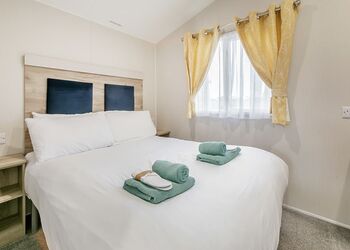 Fistral 2 Bed Hot Tub (Pet) - St Agnes Holiday Park, Blackwater, St Agnes