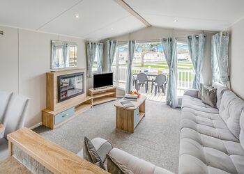 Perranporth Deluxe 2 Bed Hot Tub - St Agnes Holiday Park, Blackwater, St Agnes