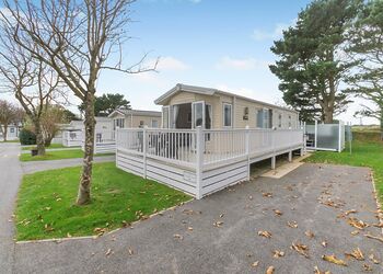 Perranporth Deluxe 2 Bed Hot Tub - St Agnes Holiday Park, Blackwater, St Agnes
