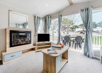 Perranporth Deluxe 2 Bed Hot Tub - St Agnes Holiday Park, Blackwater, St Agnes