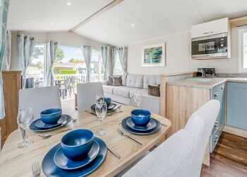 Perranporth Deluxe 2 Bed Hot Tub - St Agnes Holiday Park, Blackwater, St Agnes