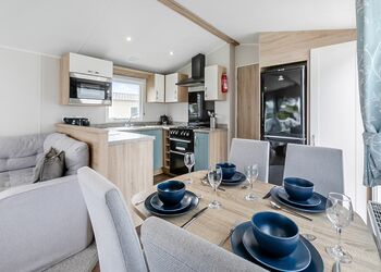 Perranporth Deluxe 2 Bed Hot Tub - St Agnes Holiday Park, Blackwater, St Agnes