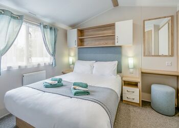 Perranporth Deluxe 2 Bed Hot Tub - St Agnes Holiday Park, Blackwater, St Agnes