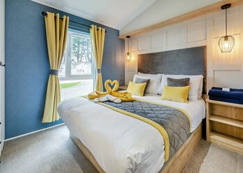 Perranporth VIP Lodge 2 Bed Hot Tub - St Agnes Holiday Park, Blackwater, St Agnes