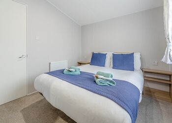 Chapel Porth Deluxe 2 Bed Hot Tub - St Agnes Holiday Park, Blackwater, St Agnes