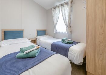 Chapel Porth Deluxe 2 Bed Hot Tub - St Agnes Holiday Park, Blackwater, St Agnes