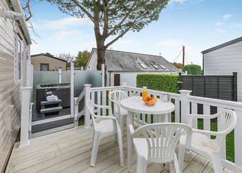 Holywell 2 Bed Hot Tub - St Agnes Holiday Park, Blackwater, St Agnes