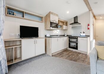 Holywell 2 Bed Hot Tub - St Agnes Holiday Park, Blackwater, St Agnes