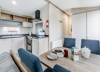 Holywell 2 Bed Hot Tub - St Agnes Holiday Park, Blackwater, St Agnes