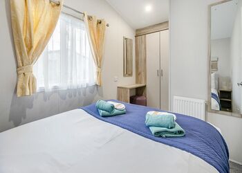 Holywell 2 Bed Hot Tub - St Agnes Holiday Park, Blackwater, St Agnes