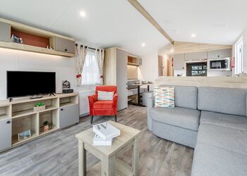 Porthtowan Platinum 2 Bed Hot Tub (Pet) - St Agnes Holiday Park, Blackwater, St Agnes