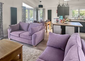 The Meadow Retreat - St Agnes Holiday Park, Blackwater, St Agnes