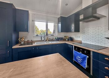 The Meadow Retreat - St Agnes Holiday Park, Blackwater, St Agnes