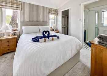 The Meadow Retreat - St Agnes Holiday Park, Blackwater, St Agnes