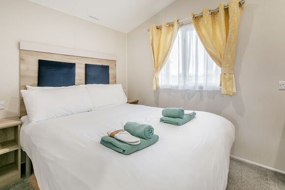 Fistral 2 Bed Hot Tub (Pet) - St Agnes Holiday Park, Blackwater, St Agnes