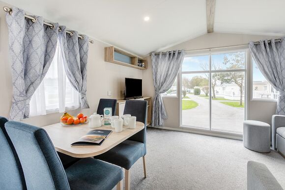 Holywell Deluxe 3 Bed Hot Tub (Pet) - St Agnes Holiday Park, Blackwater, St Agnes