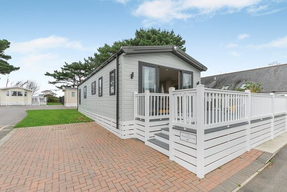 Perranporth VIP Lodge 2 Bed Hot Tub - St Agnes Holiday Park, Blackwater, St Agnes