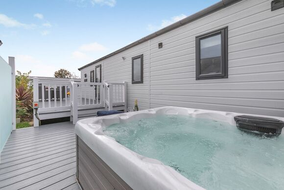 Perranporth VIP Lodge 2 Bed Hot Tub - St Agnes Holiday Park, Blackwater, St Agnes