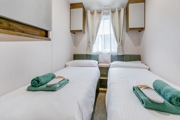 Perranporth 2 Bed  Hot Tub (Pet) - St Agnes Holiday Park, Blackwater, St Agnes