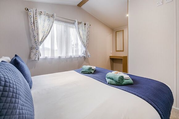 Chapel Porth Deluxe 2 Bed Hot Tub - St Agnes Holiday Park, Blackwater, St Agnes